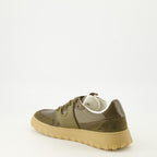 Immagine delle sneakers A Walk del marchio Ami PARIS per Unisex - Stagione Autunno-Inverno 2025 - Vista tre quarti posteriore destra