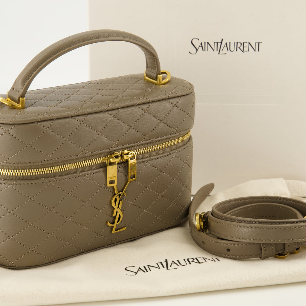 Immagine della borsa Gaby Vanity beige del marchio Saint Laurent per donna - Collezione Primavera-Estate 2026 - Vista Dettagliata 2