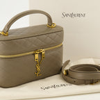 Immagine della borsa Gaby Vanity beige del marchio Saint Laurent per donna - Collezione Primavera-Estate 2026 - Vista Dettagliata 2