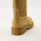 Imagen de las botas Filo de ante marrón de la marca Fendi para mujer - Temporada Otoño-Invierno 2025 - Vista trasera
