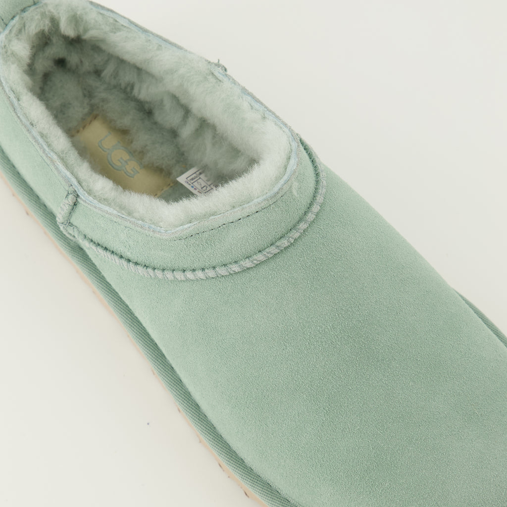 Immagine degli stivaletti Classic Micro verdi del marchio Ugg per donna - Stagione Primavera-Estate 2026 - Vista dettagliata dall'alto