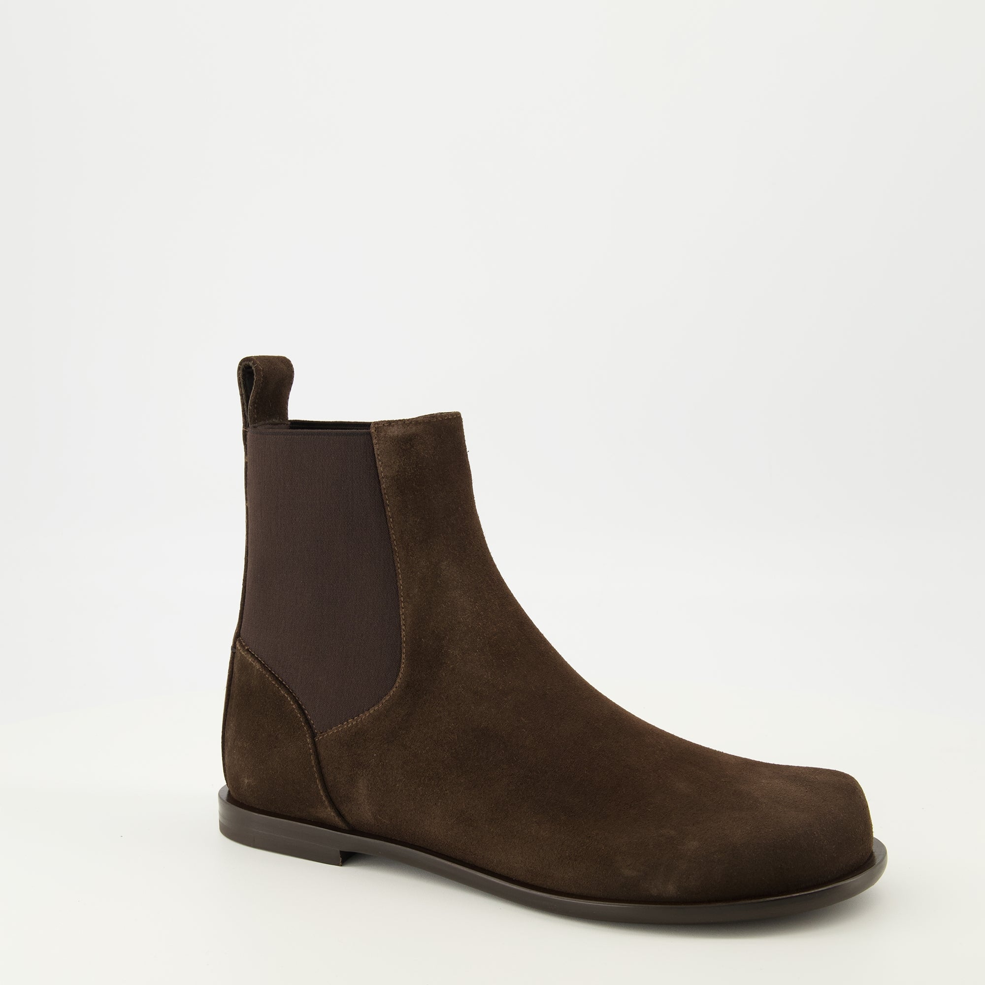 Image of the Fendi Men's Brown Chelsea FF Squared Ankle Boots - Autumn-Winter 2025 Season - Right Front Three-Quarter View