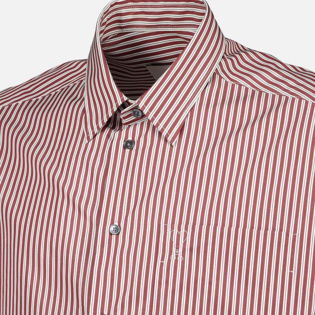 Imagen del artículo Camisa Ami corazón a rayas rojas de la marca Ami PARIS para Unisex - Temporada Otoño-Invierno 2025 - Vista Detallada 1