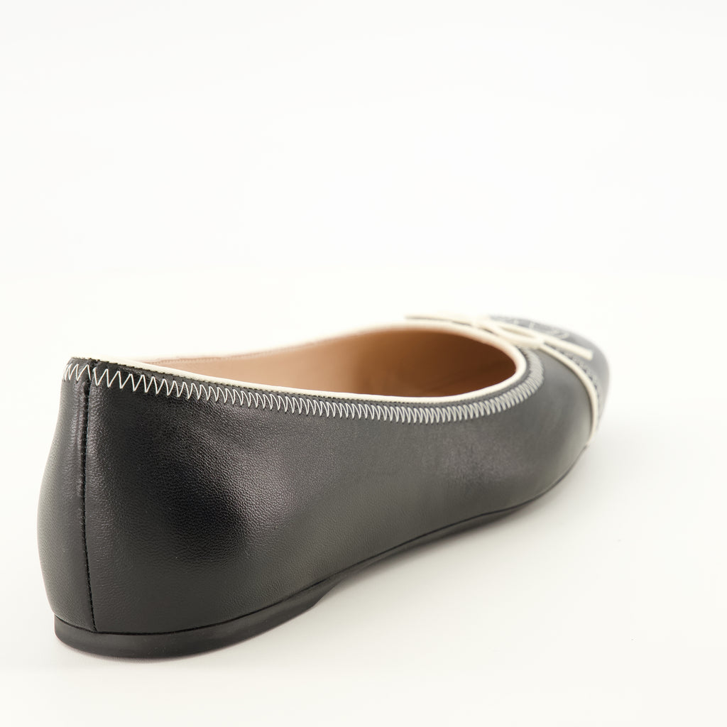 Chaussures plates Ballerines en cuir noir Valentino Garavani Noir Femme