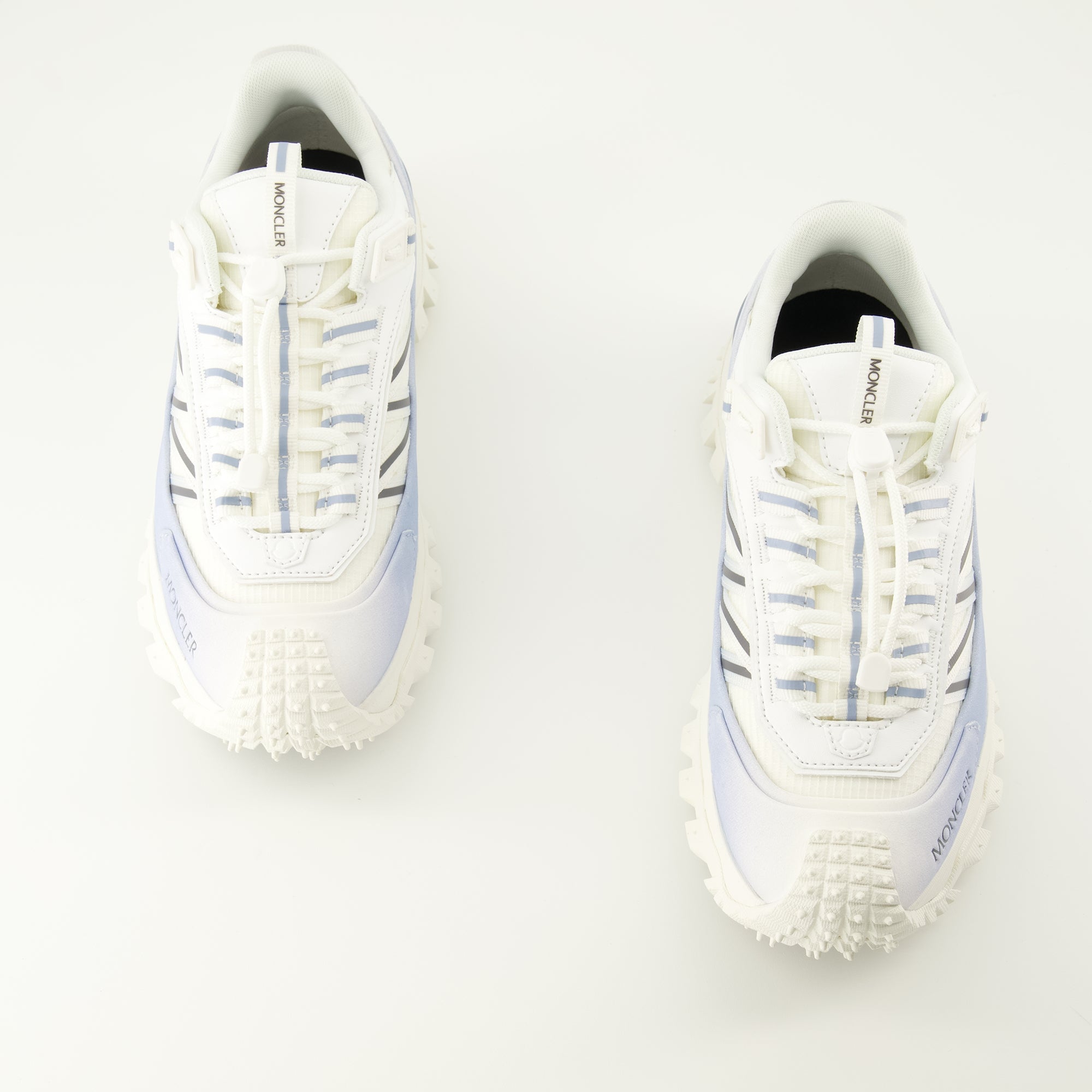 Image de l'article Baskets Trailgrip bleu de la marque Moncler pour Femme - Saison Printemps-Été 2026 - Vue de dessus paire de chaussure