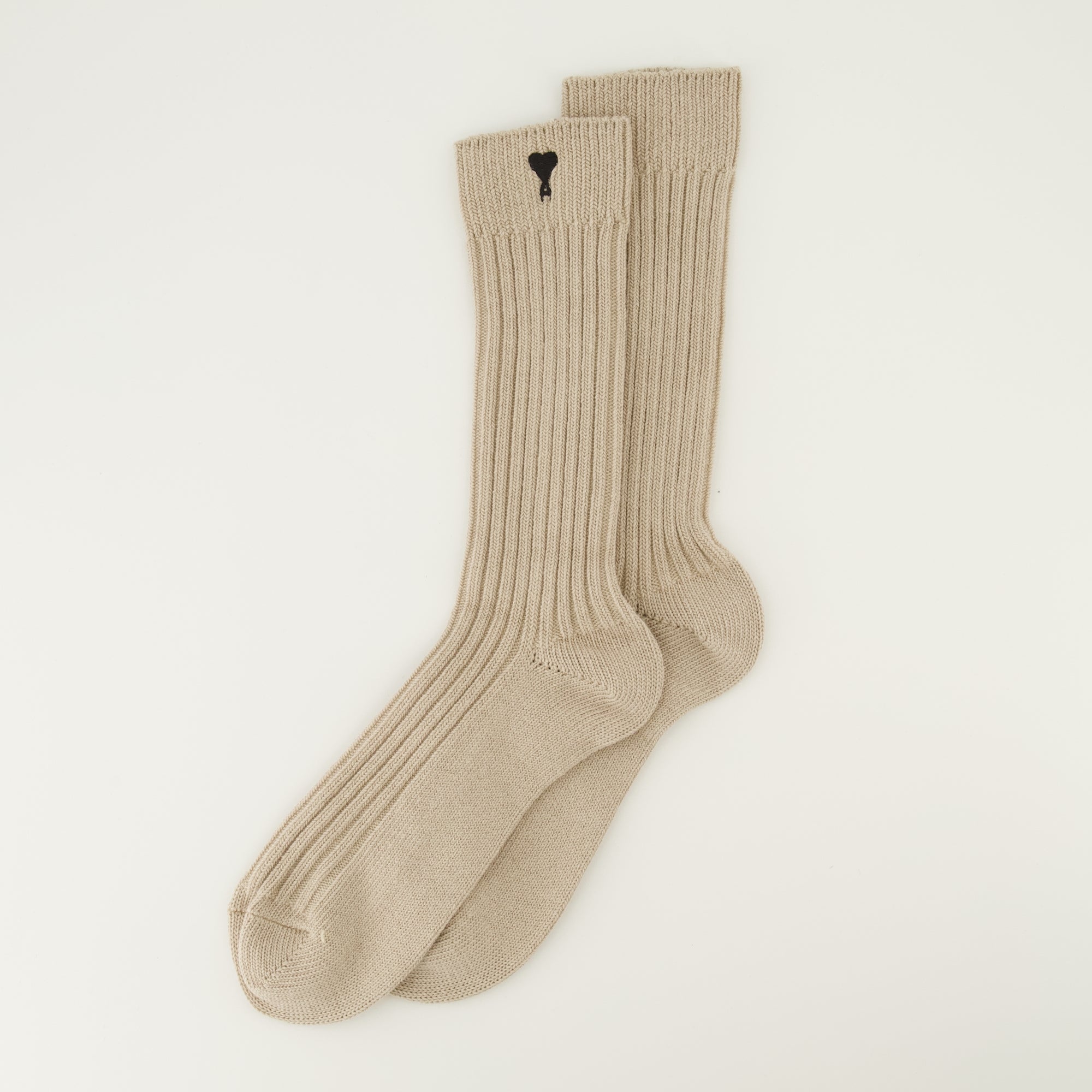 Image de l'article Chaussettes AMI de coeur beige de la marque Ami PARIS pour Unisex - Saison Printemps-Été 2026 - Vue de Dos