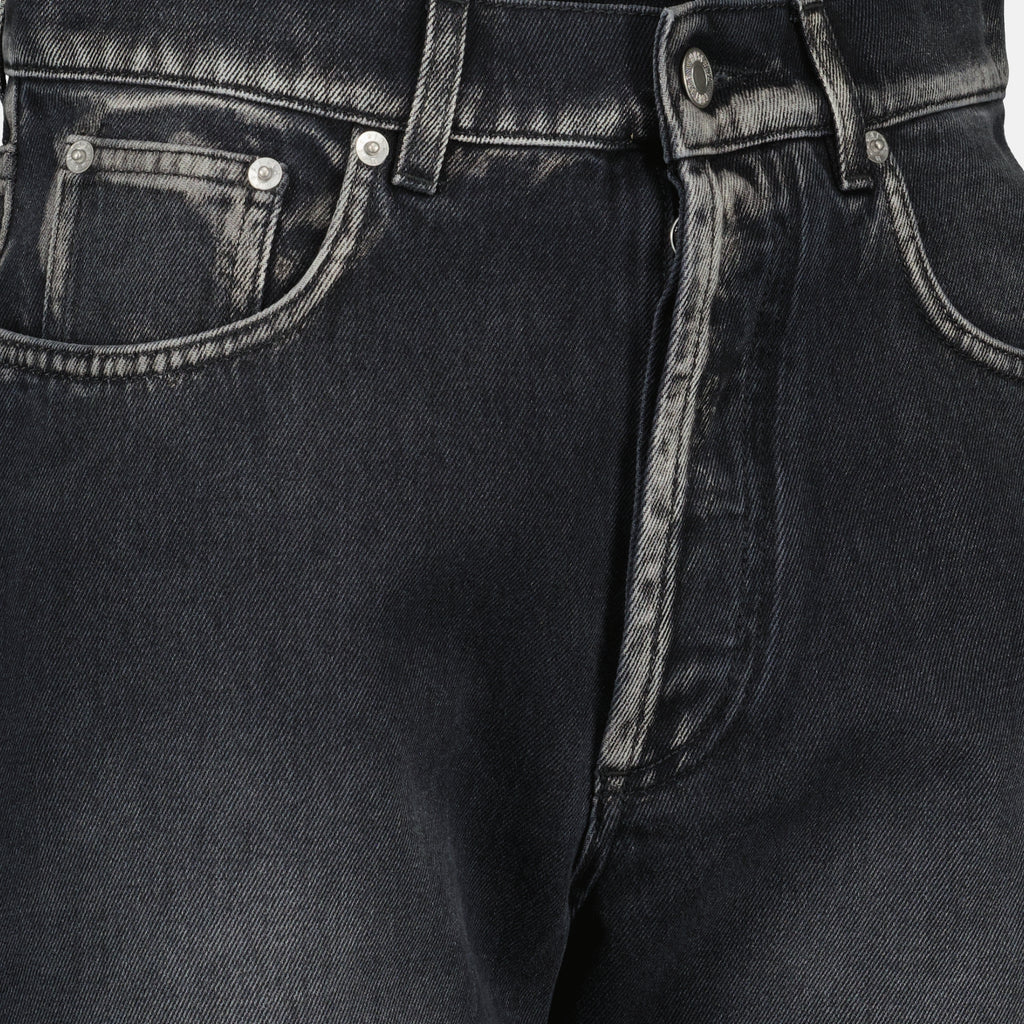 Image de l'article Jean noir délavé de la marque Moschino pour Femme - Saison Automne-Hiver 2025 - Vue détaillée_1