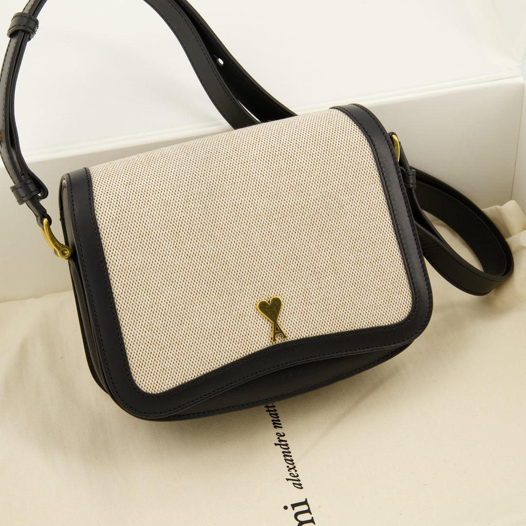 Image de l'article Sac Paris Paris noir en cuir d'agneau de la marque Ami PARIS pour Unisex - Saison Printemps-Été 2026 - Vue détaillée_2