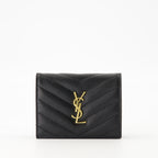 Imagen del portatarjetas Cassandre de la marca Saint Laurent para Mujer - Temporada Otoño-Invierno 2025 - Vista Frontal