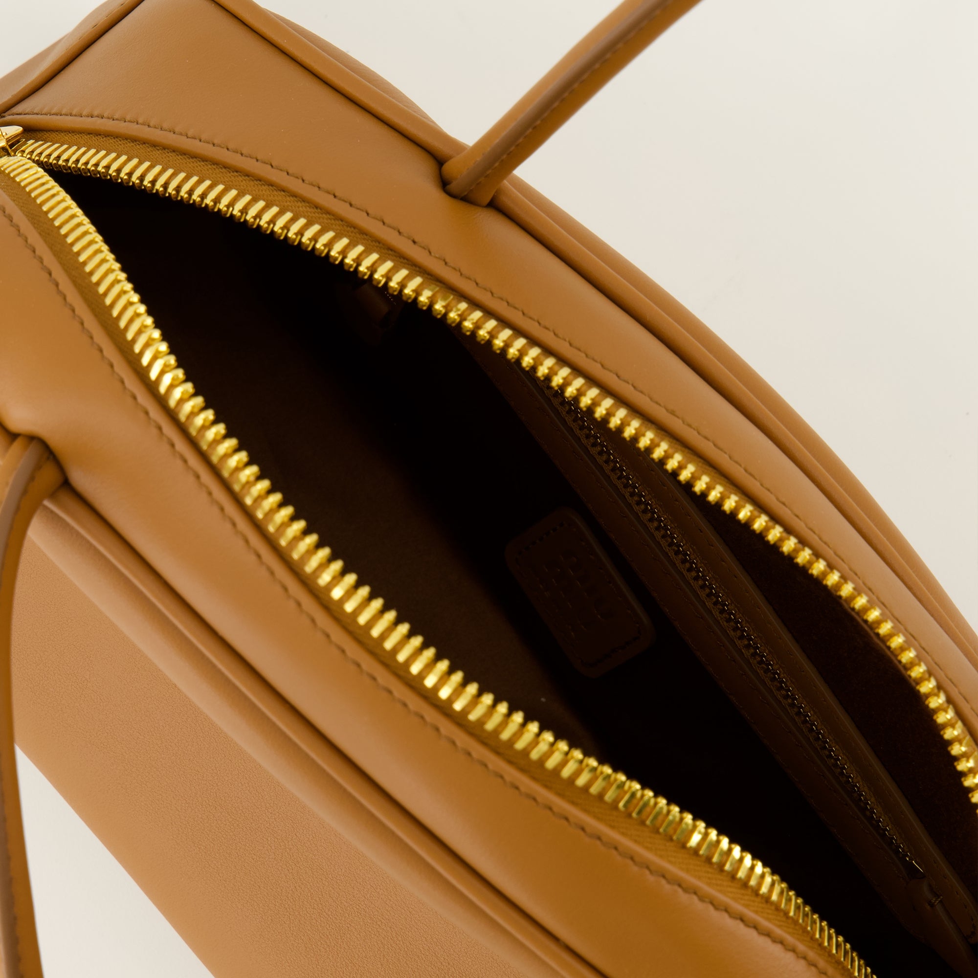 Sacs à main et épaule ブラウンレザーバッグ Miu Miu Marron Femme