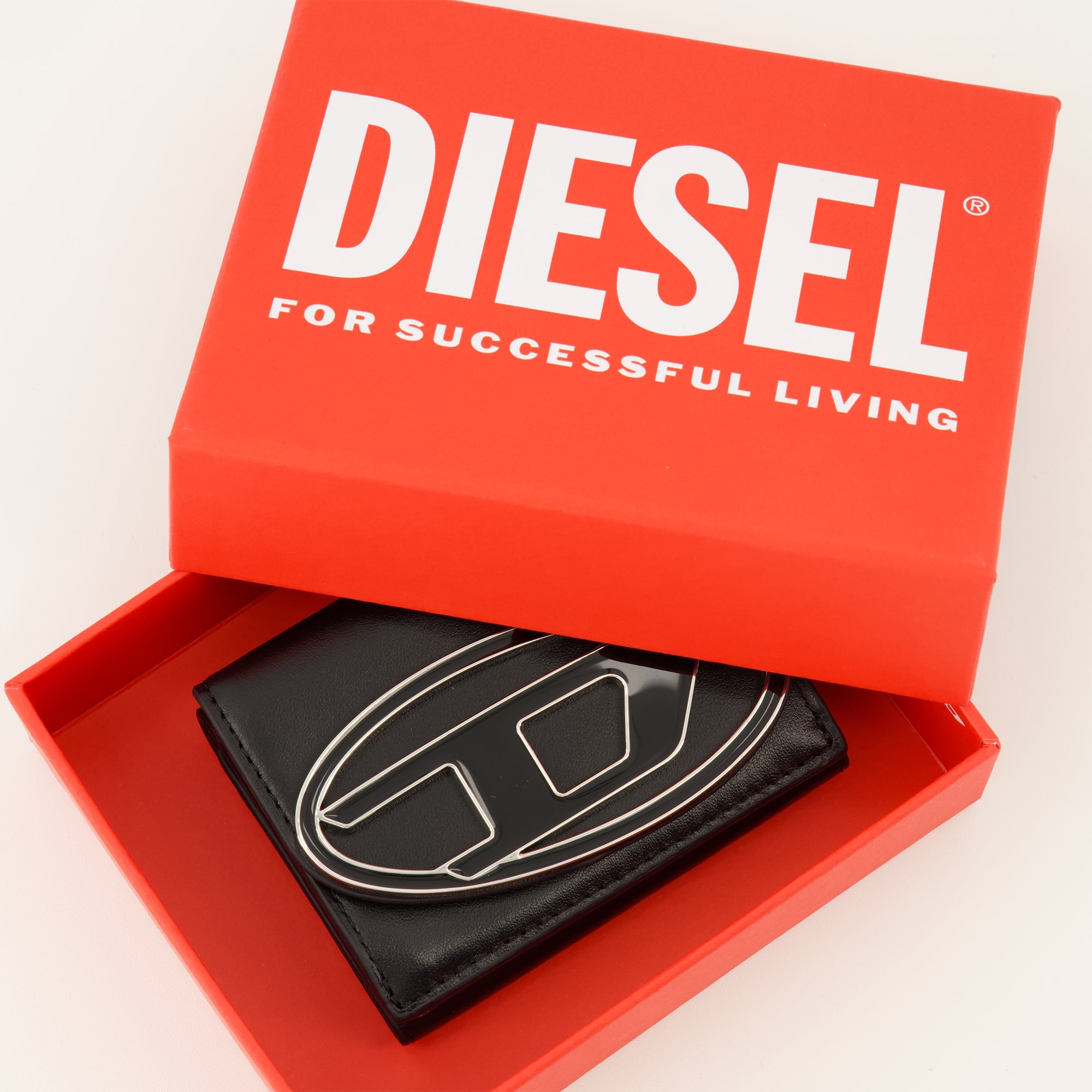 Image de l'article Portefeuille 1DR noir de la marque Diesel pour Femme - Saison Printemps-Été 2026 - Vue détaillée_3