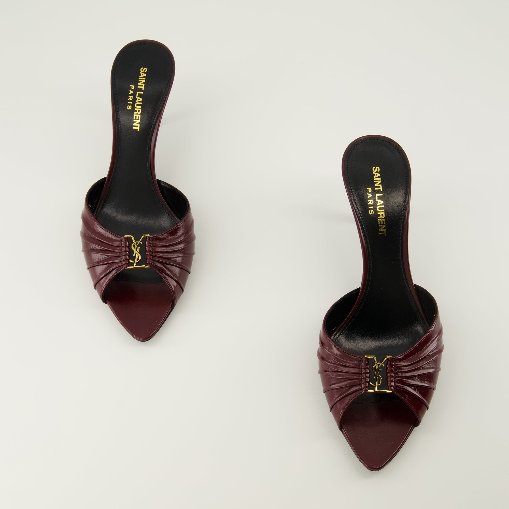 Image de l'article Mules à talons Babylone bordeaux de la marque Saint Laurent pour Femme - Saison Printemps-Été 2026 - Vue de dessus paire de chaussure