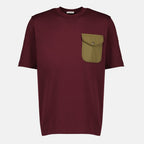 Immagine della T-shirt con tasca bordeaux del marchio Moncler per Uomo - Stagione Primavera-Estate 2026 - Vista Frontale