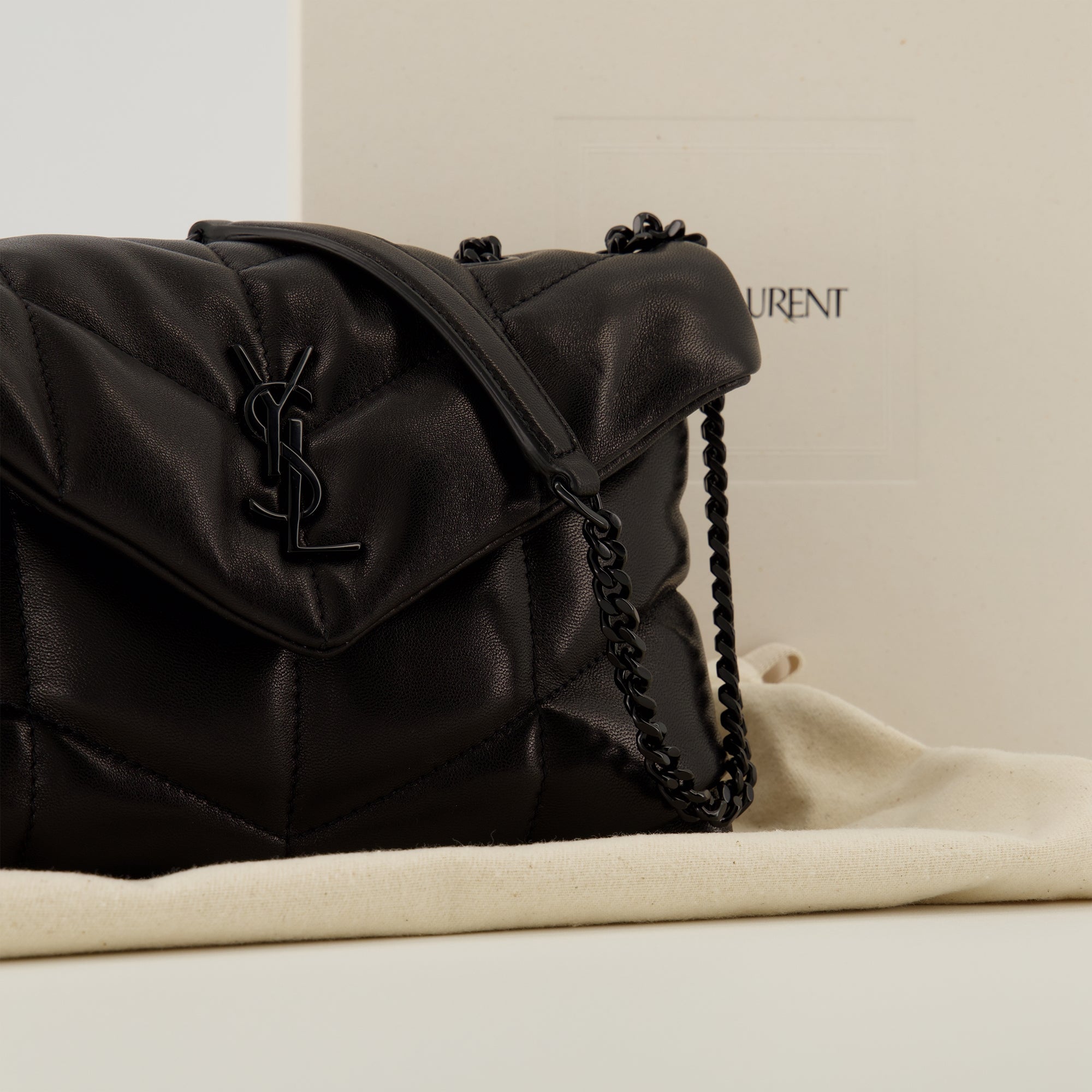 Bild der Saint Laurent Damen Tasche Puffer Toy aus schwarzem Leder - Herbst-Winter 2025 - Detaillierte Ansicht_2