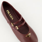 Image of the Prada women's leather ballerinas - Fall-Winter 2025 season - Detailed top view