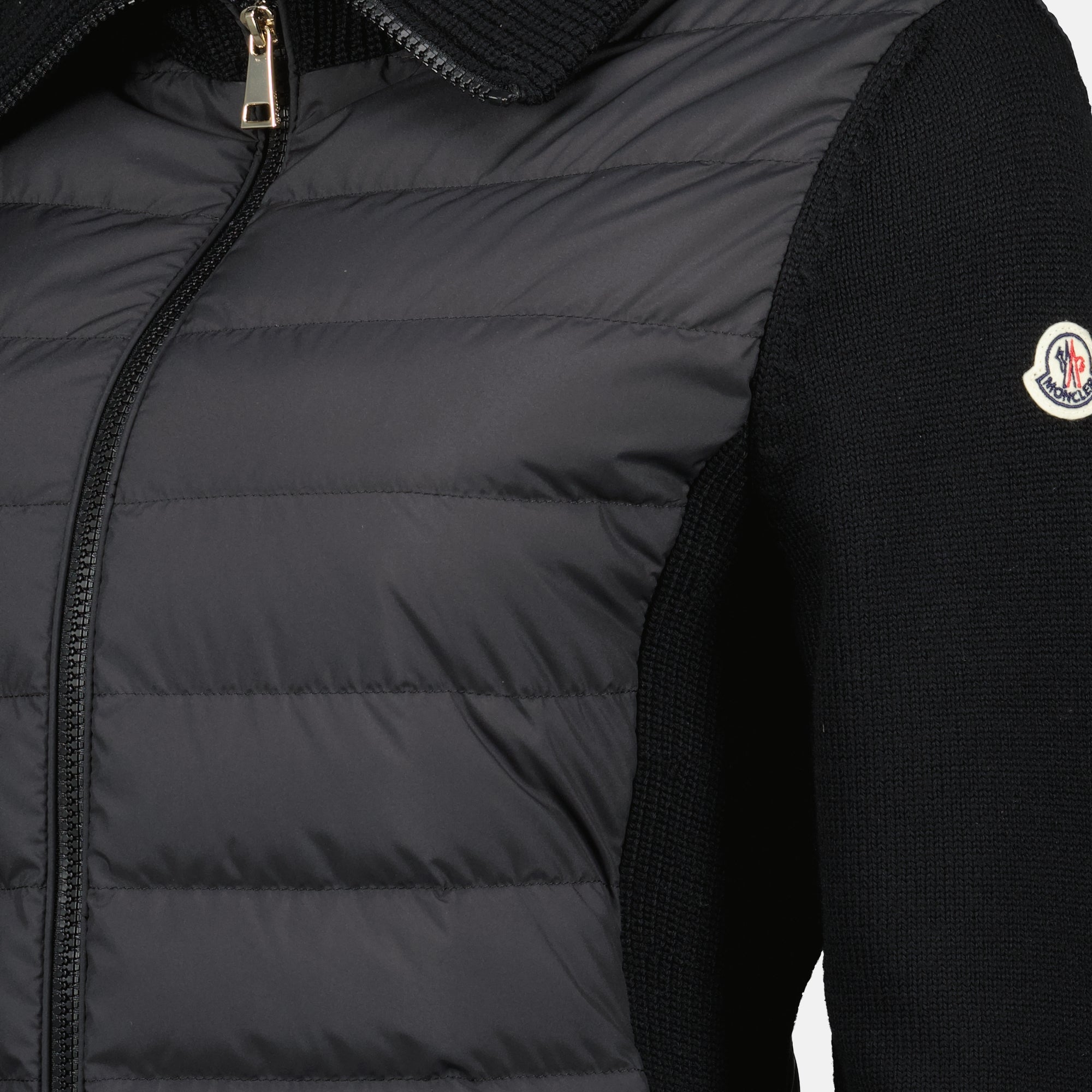 Bild des schwarzen zweifarbigen Cardigans der Marke Moncler für Frauen - Saison Frühling-Sommer 2026 - Detaillierte Ansicht_1