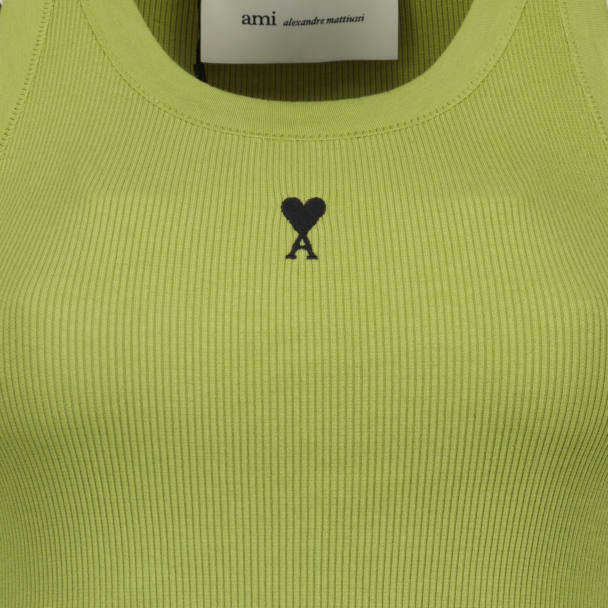 Image de l'article Débardeur Ami de coeur kaki de la marque Ami PARIS pour Femme - Saison Printemps-Été 2026 - Vue détaillée_1