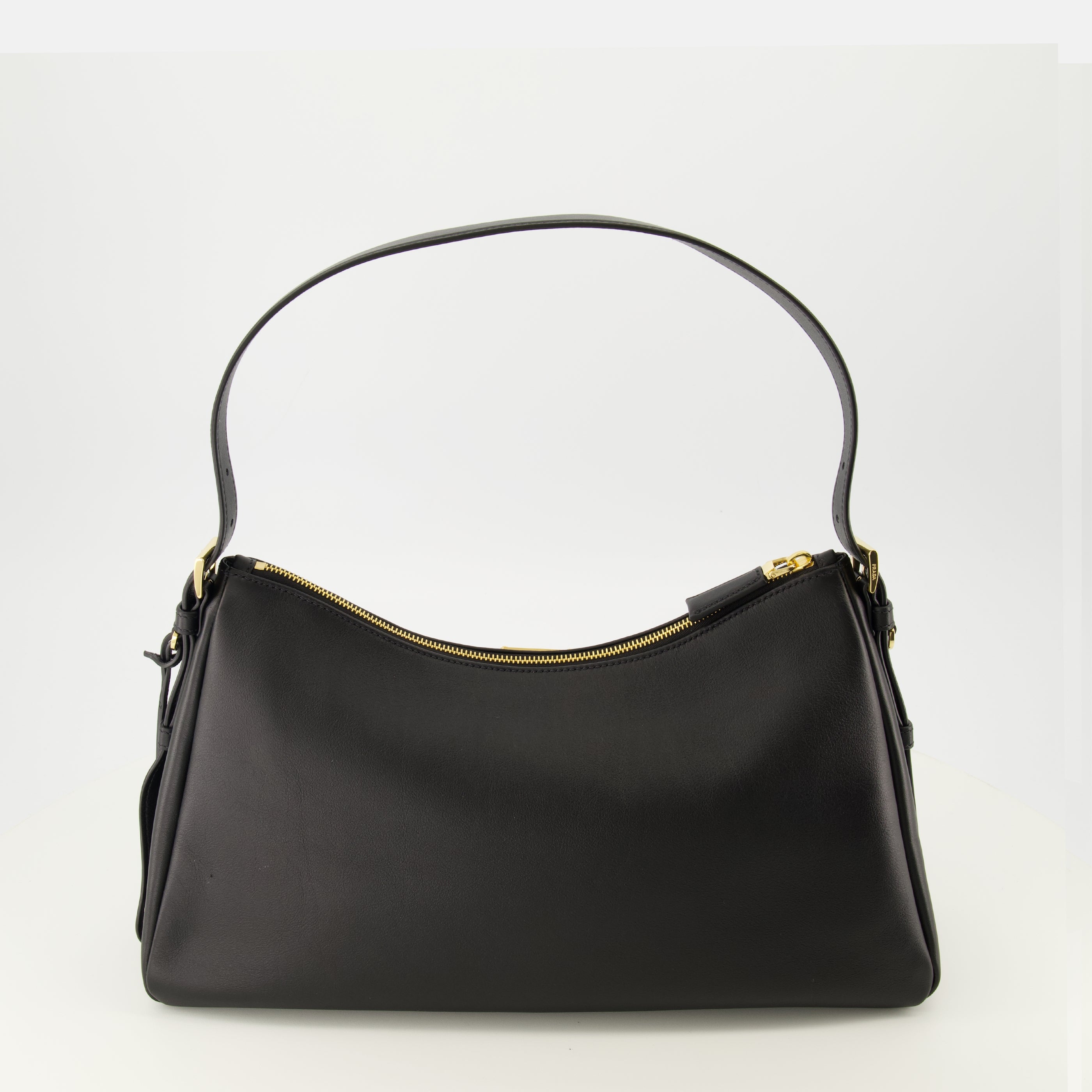 Immagine della borsa in pelle Aimée del marchio Prada per Donna - Collezione Primavera-Estate 2026 - Vista Posteriore