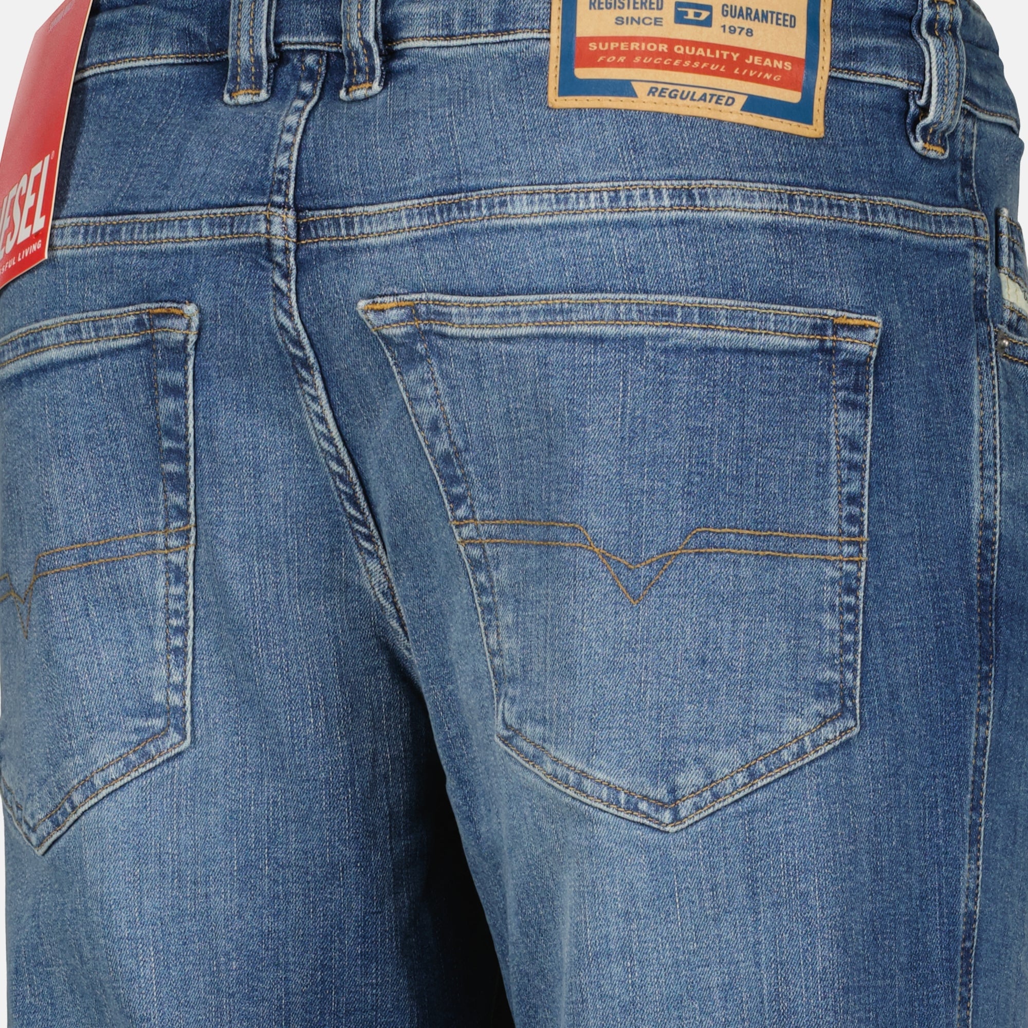 Image de l'article Jean D-Vyl 1993 L32 bleu délavé de la marque Diesel pour Homme - Saison Printemps-Été 2026 - Vue détaillée_2