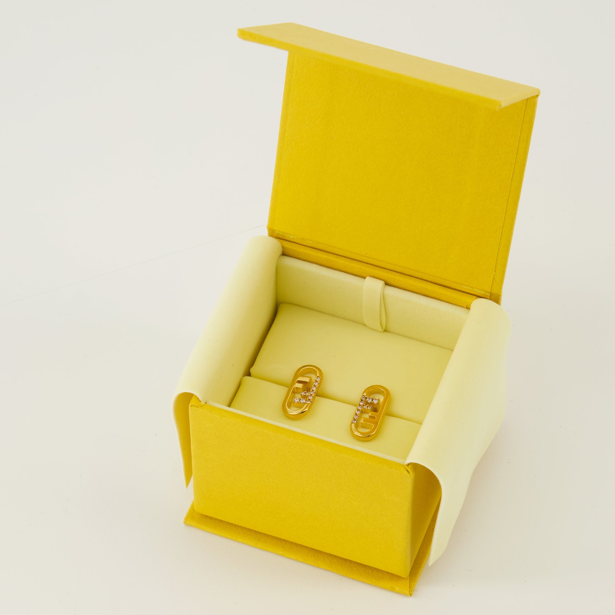 Image de l'article Boucles d'oreilles O'Lock doré de la marque Fendi pour Femme - Saison Automne-Hiver 2025 - Vue détaillée_3