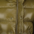 Imagem do casaco de penas Tripiti da marca Moncler para Homem - Temporada Outono-Inverno 2025 - Vista Detalhada 6