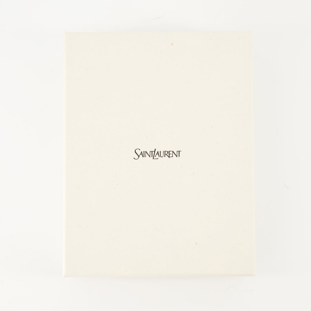 Imagen del artículo Micro Enveloppe Cassandre de la marca Saint Laurent para Mujer - Temporada Otoño-Invierno 2025 - Vista Detallada_3