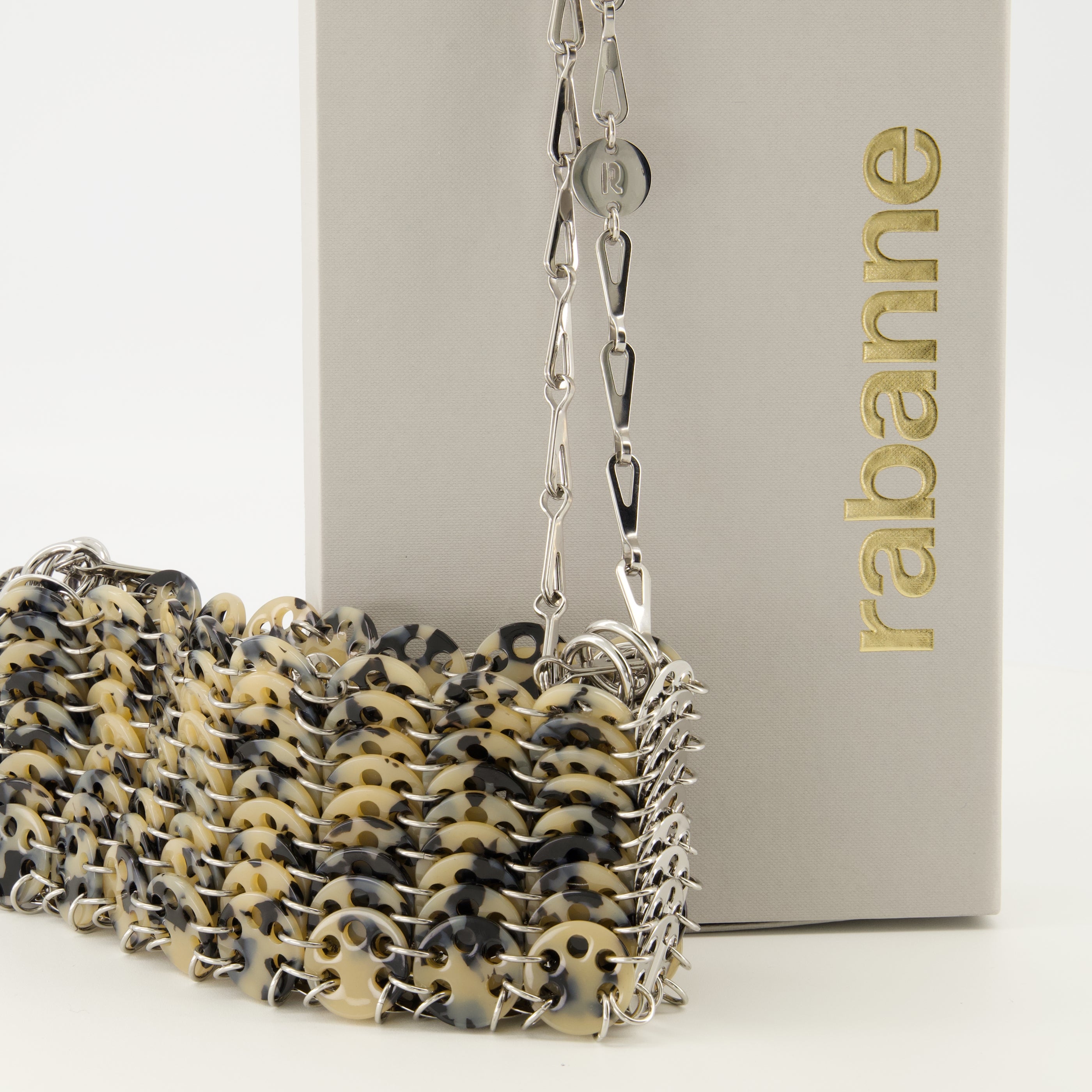 Image de l'article Sac Iconic 1969 nano écailles de tortues de la marque Rabanne pour Femme - Saison Printemps-Été 2026 - Vue détaillée_2