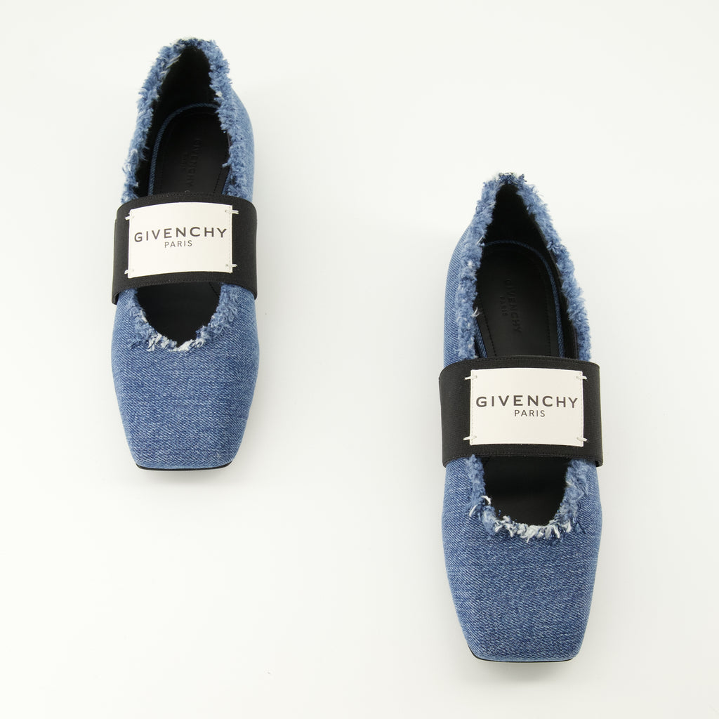 Image de l'article Ballerines Sliced Square en denim bleu de la marque Givenchy pour Femme - Saison Printemps-Été 2026 - Vue de dessus paire de chaussure