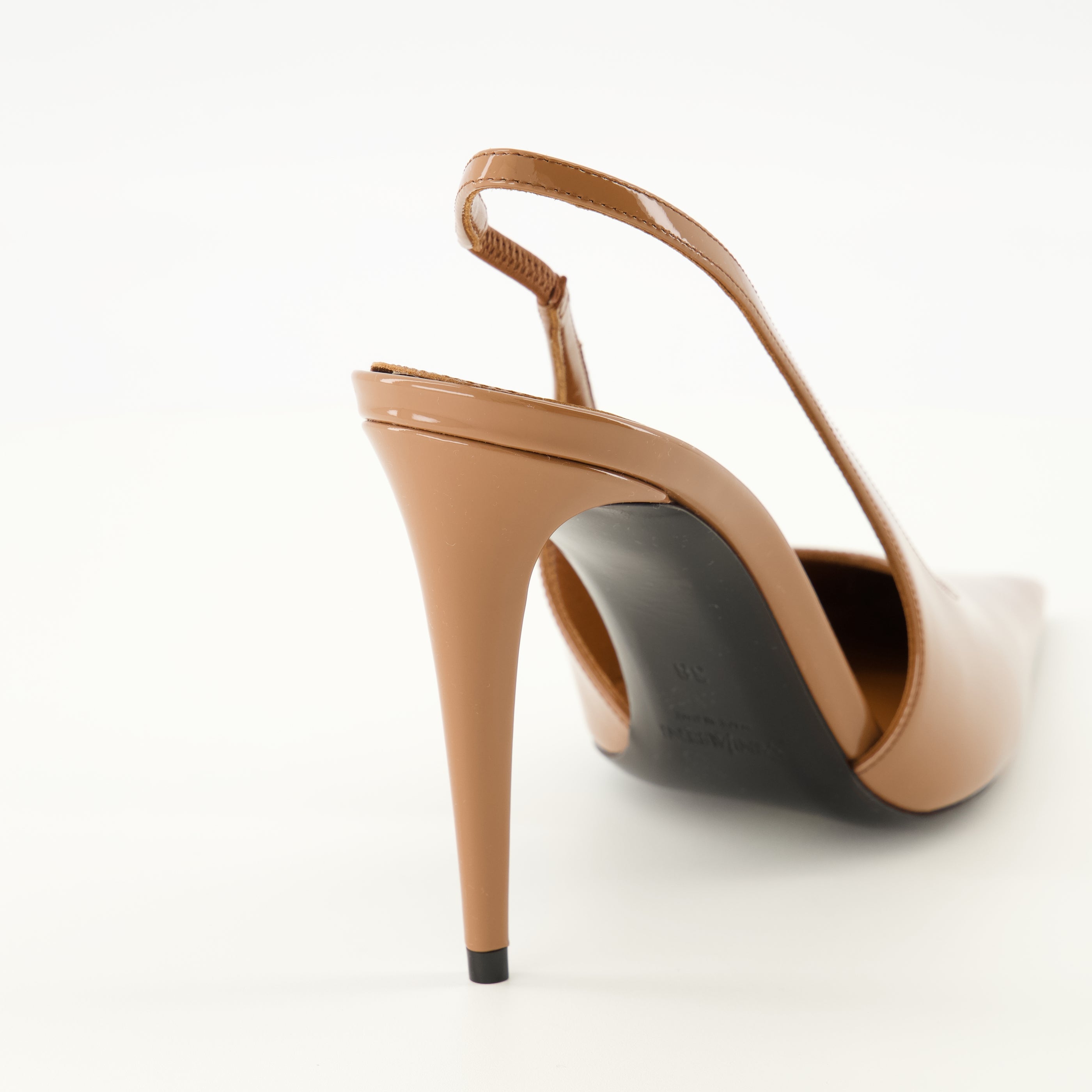 Chaussures ouvertes Guermantes Slingbacks in Beige Patent Leather Saint Laurent Beige Femme