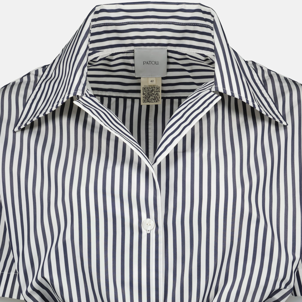 Immagine dell'articolo Camicia corta a righe blu e bianche del marchio Patou per Donna - Stagione Primavera-Estate 2026 - Vista Dettagliata_2