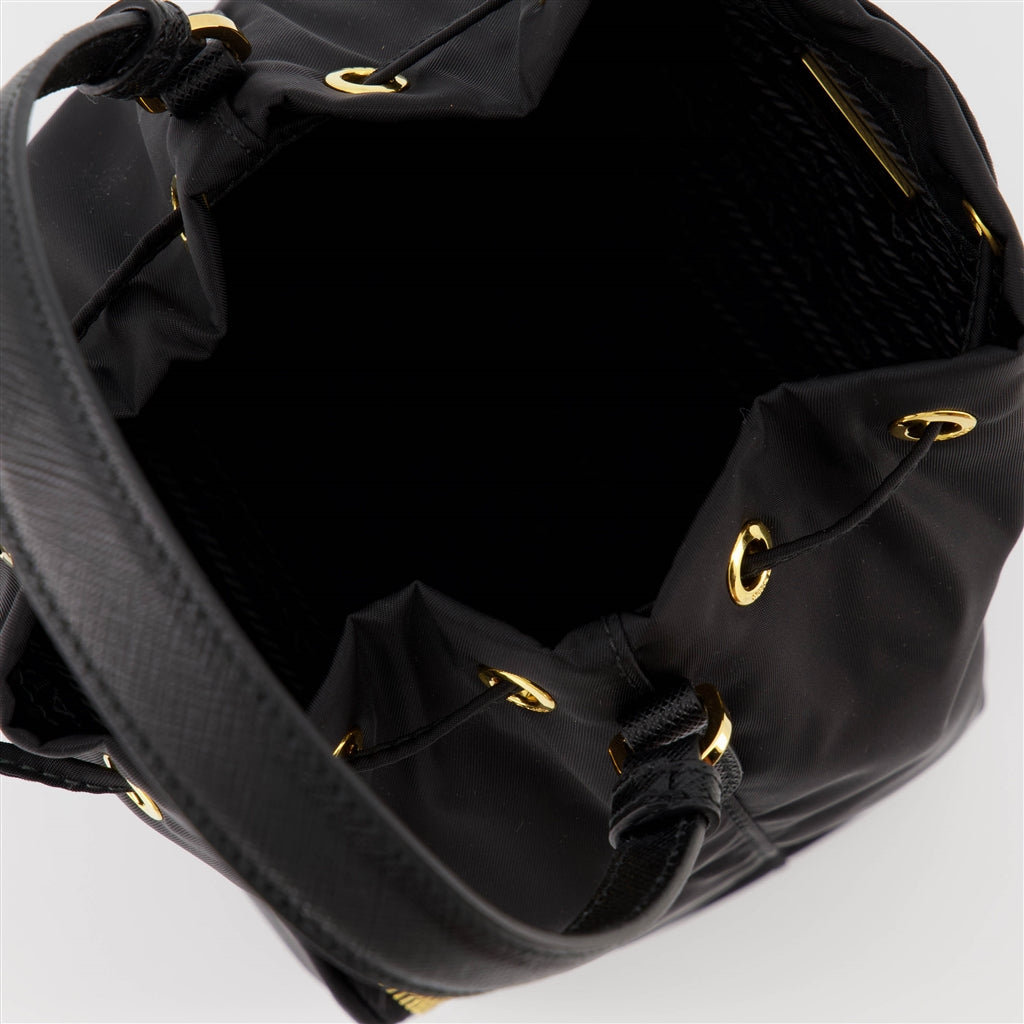 Sacs seau Sac seau Duet en Re-Nylon noir Prada Noir Femme