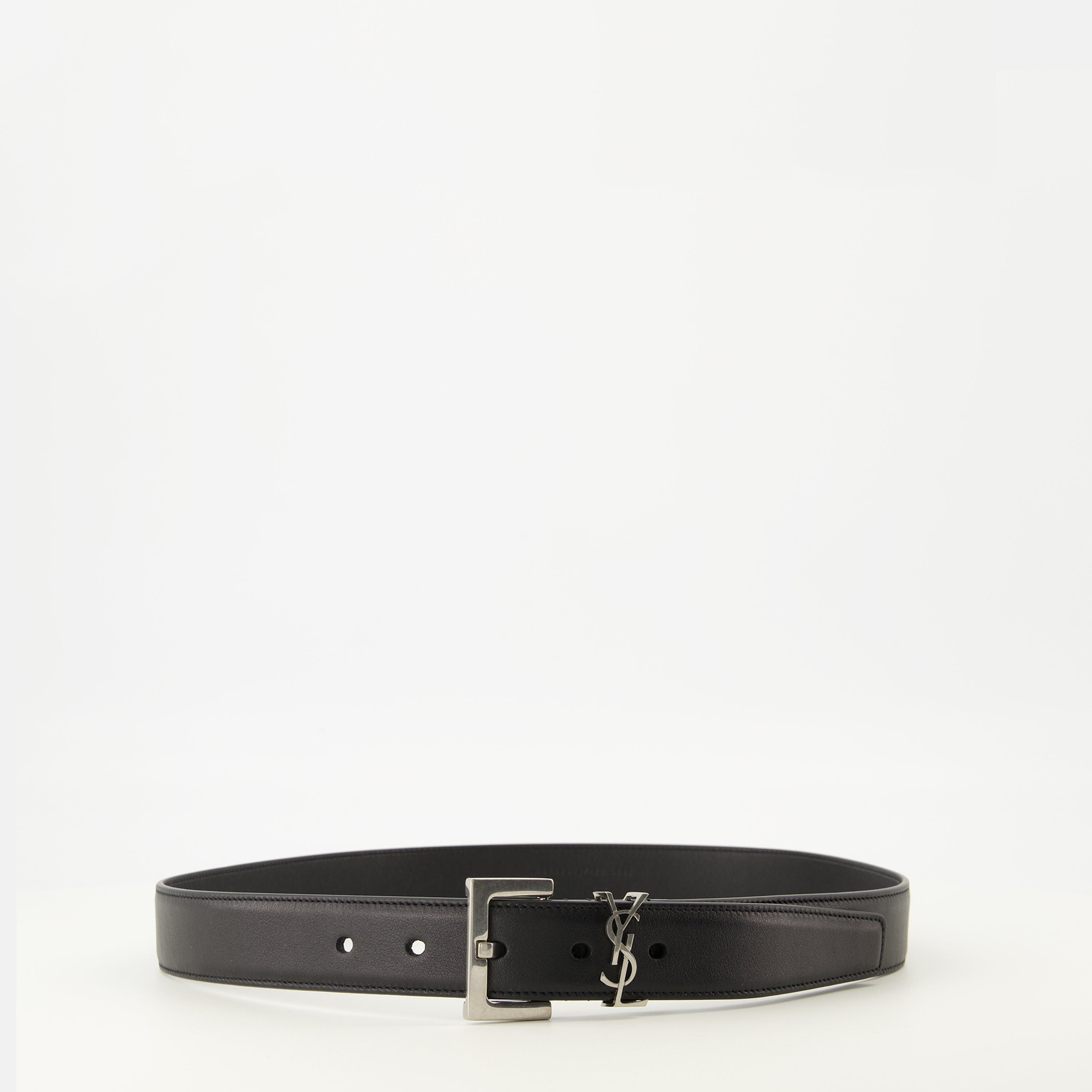 Image de l'article Ceinture Cassandre en cuir noir de la marque Saint Laurent pour Unisex - Saison Printemps-Été 2026 - Vue de Face