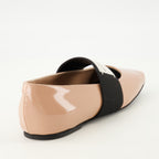 Imagen de las Ballerinas Sliced Square de Givenchy para Mujer - Temporada Otoño-Invierno 2025 - Vista trasera