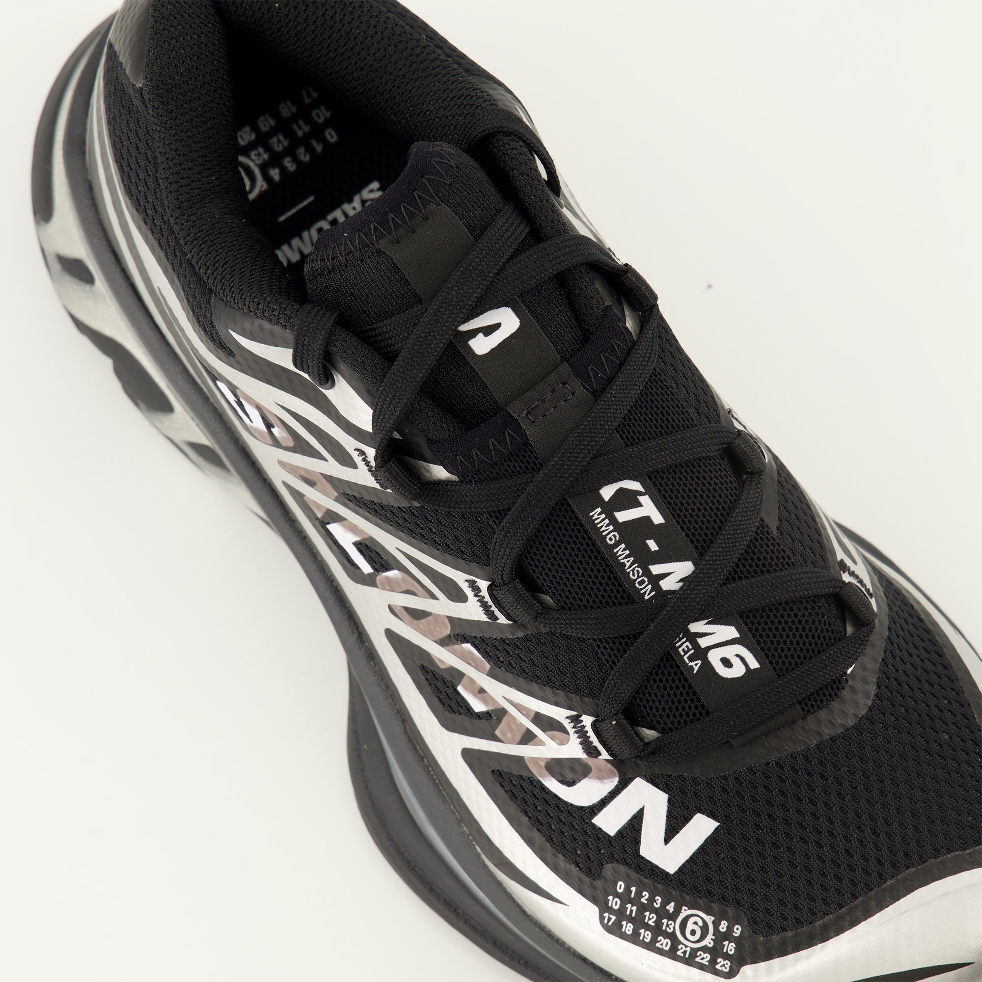 Image de l'article Baskets MM6 x Salomon de la marque Mm6 pour Femme - Saison Automne-Hiver 2025 - Vue détaillée de haut