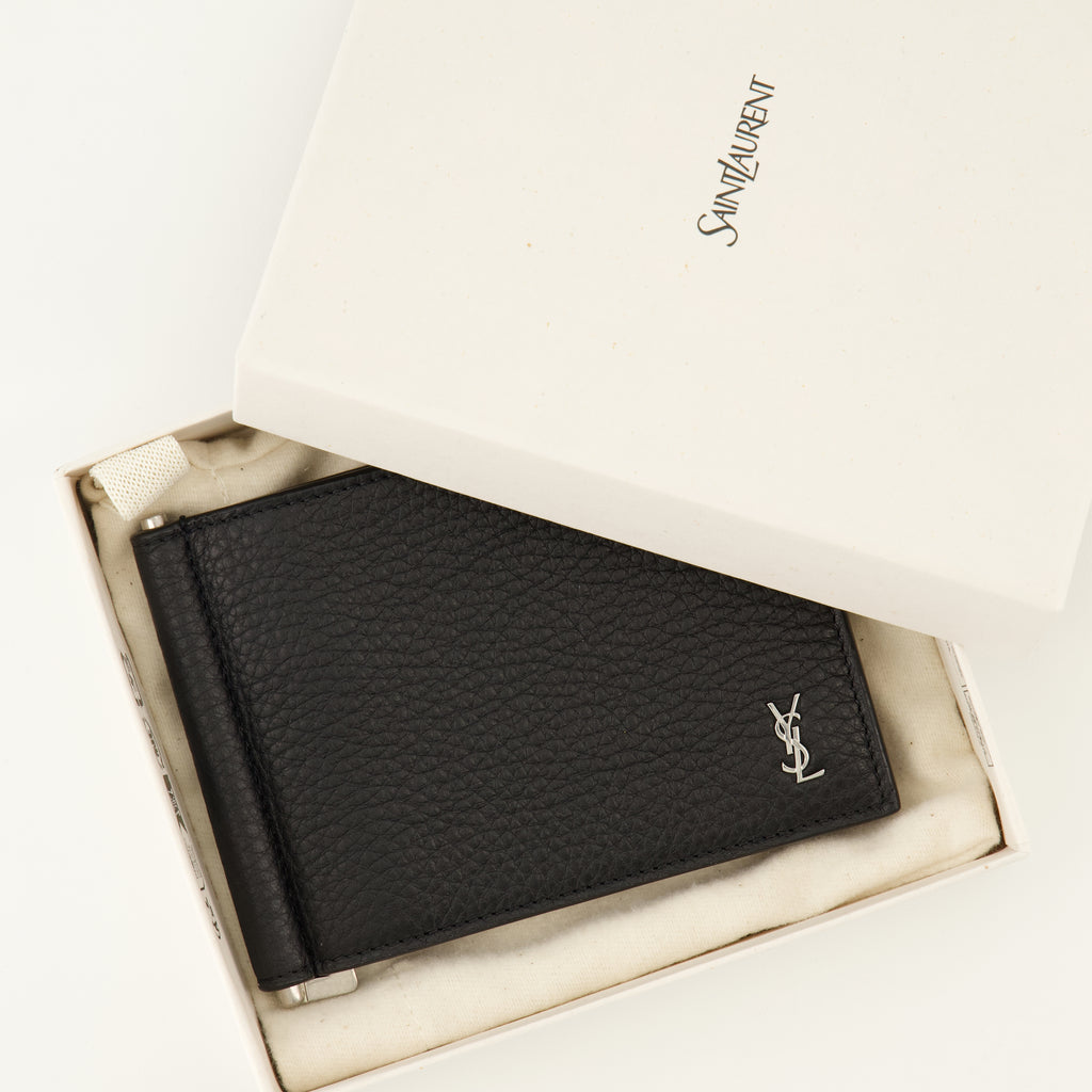 Image de l'article Porte-cartes Cassandre en cuir noir de la marque Saint Laurent pour Homme - Saison Printemps-Été 2026 - Vue détaillée_3