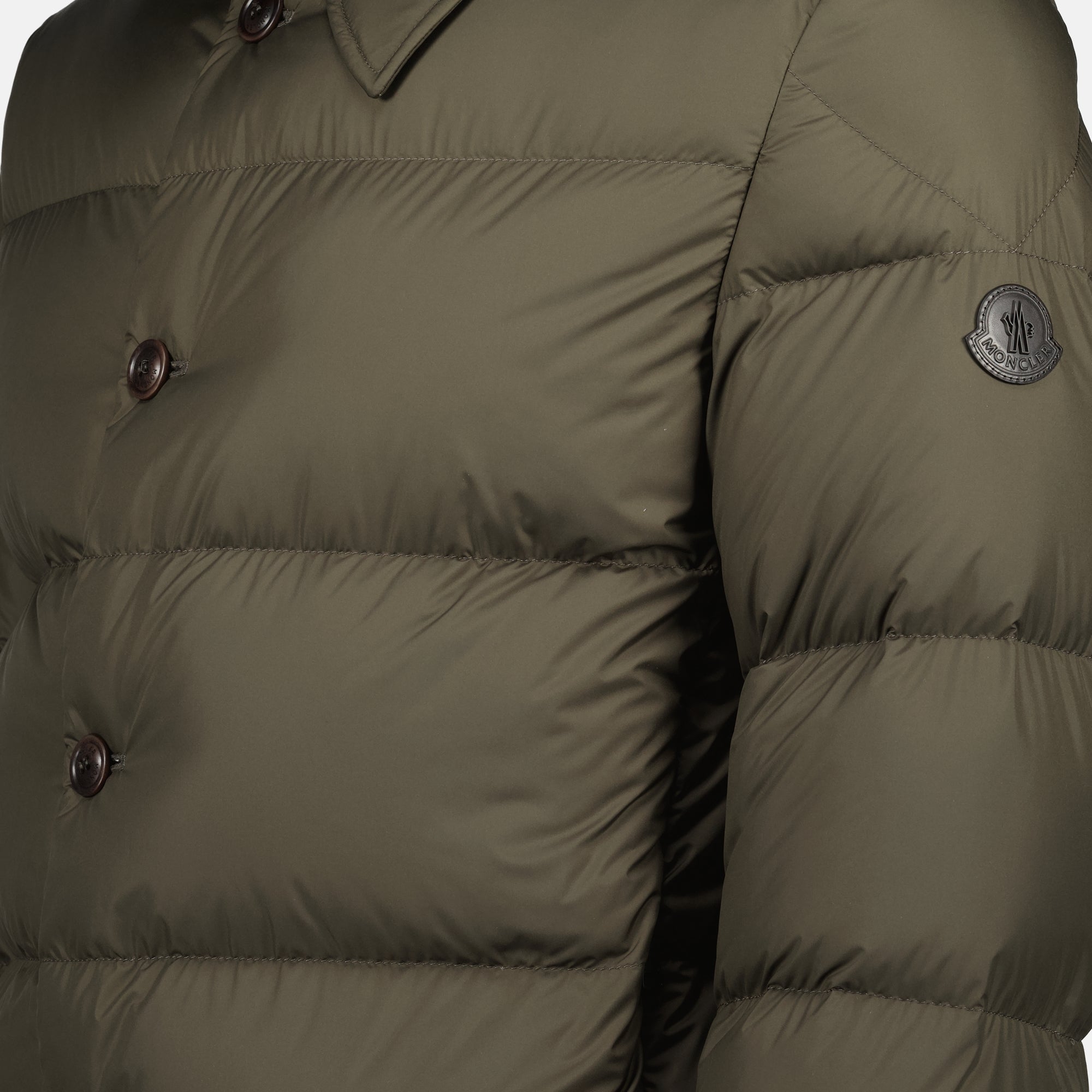Imagem do artigo Doudoune-chemise Pres k cifra da marca Moncler para Homem - Temporada Outono-Inverno 2025 - Vista Detalhada 1