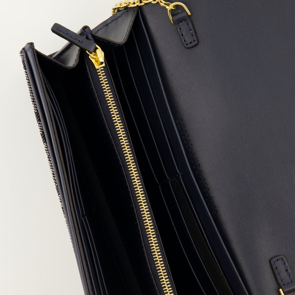 Imagen del monedero Baguette de cadena en denim FF azul de Fendi para mujer - Otoño-Invierno 2025 - Vista Detallada 3