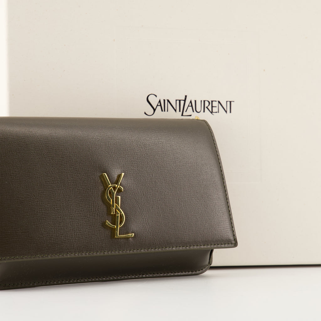 Image de l'article Pochette pour téléphone de la marque Saint Laurent pour Femme - Saison Automne-Hiver 2025 - Vue détaillée_2