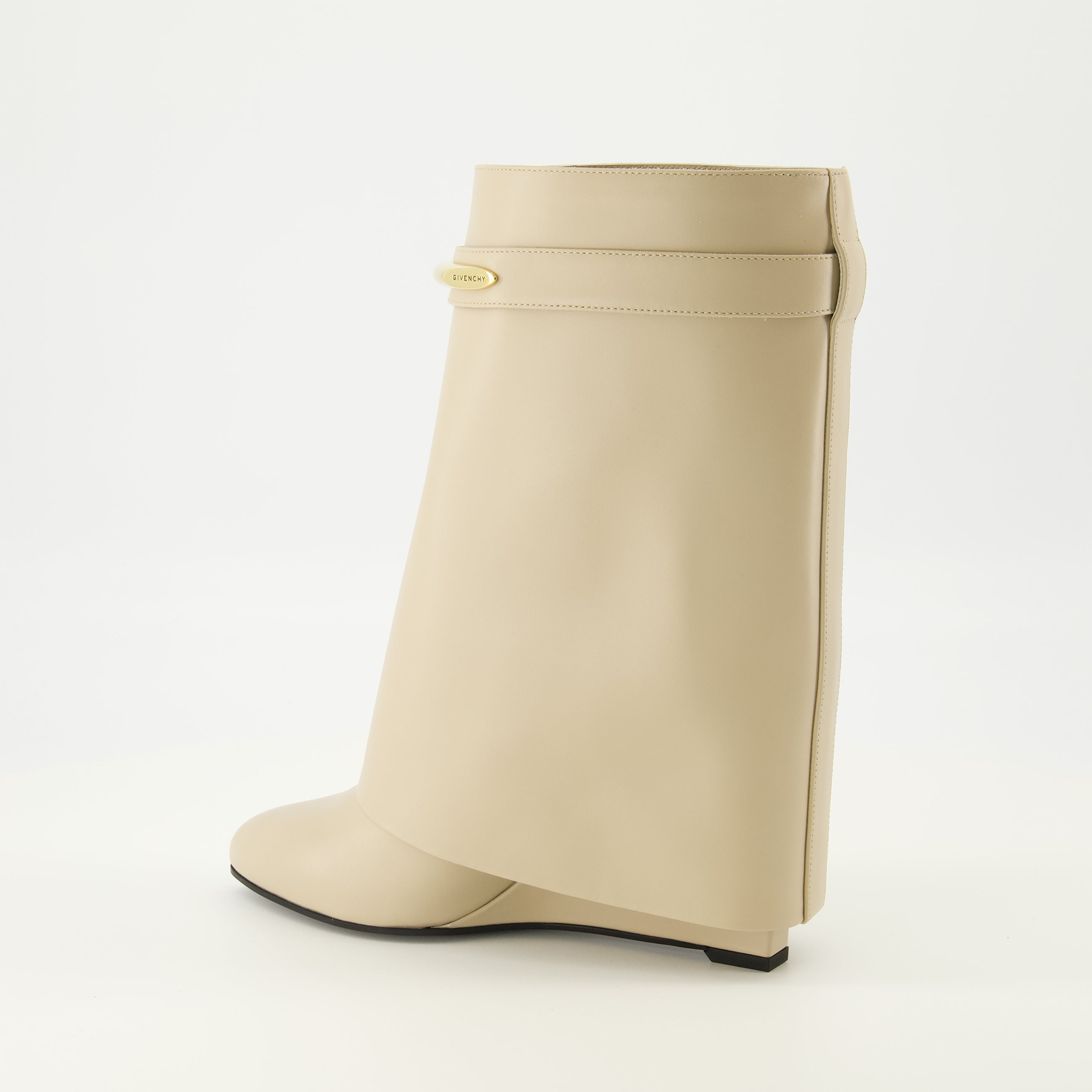 Image de l'article Bottines Shark beige de la marque Givenchy pour Femme - Saison Printemps-Été 2026 - Vue trois quarts arrière droite