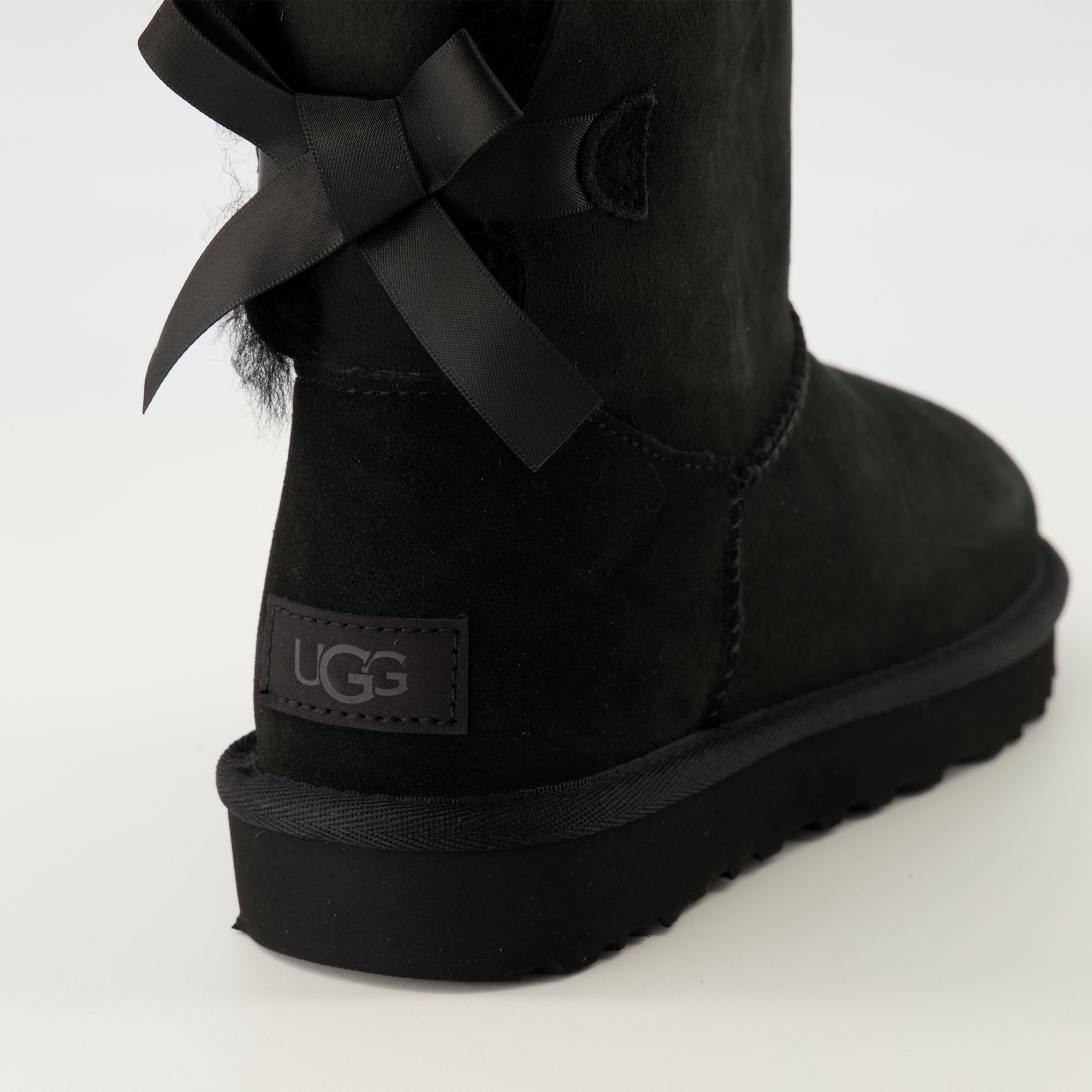 Image of the Ugg Mini Bailey Bow II boots for Women - Autumn-Winter 2025 - Back view