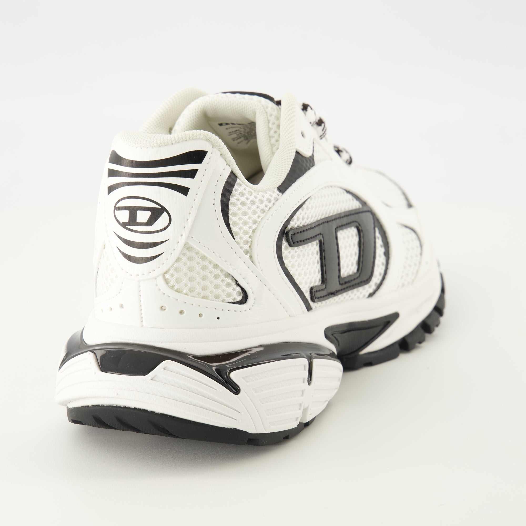 Image de l'article Baskets Pro-V-Dense blanc et noir de la marque Diesel pour Homme - Saison Printemps-Été 2026 - Vue détaillée de haut