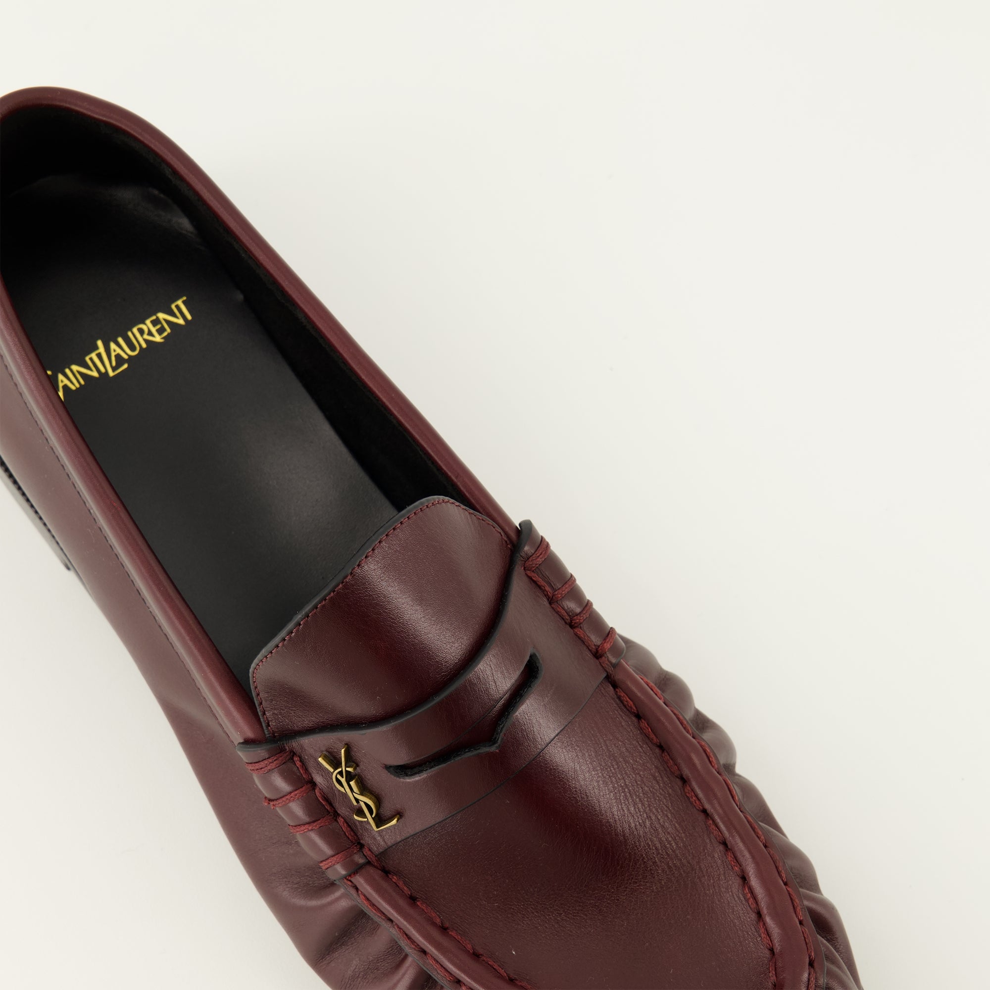 Mocassins Mocassins em Couro Suave em Borgonha Saint Laurent Bordeaux Homme