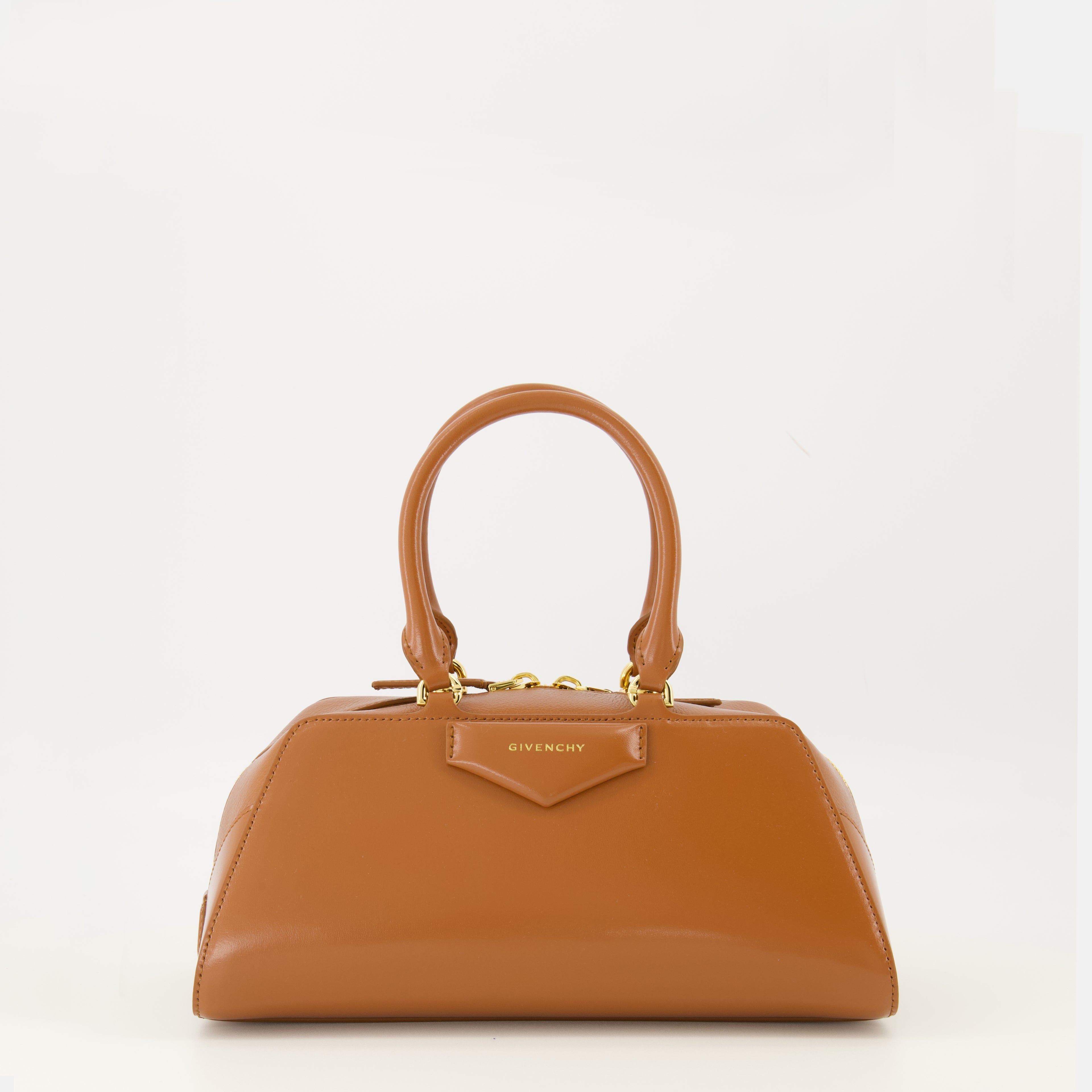 Image de l'article Sac Antigona East-West de la marque Givenchy pour Femme - Saison Automne-Hiver 2025 - Vue de Face