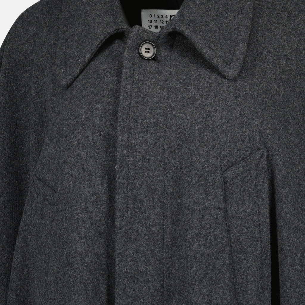 Image de l'article Long manteau en laine de la marque Mm6 pour Femme - Saison Automne-Hiver 2025 - Vue détaillée_3