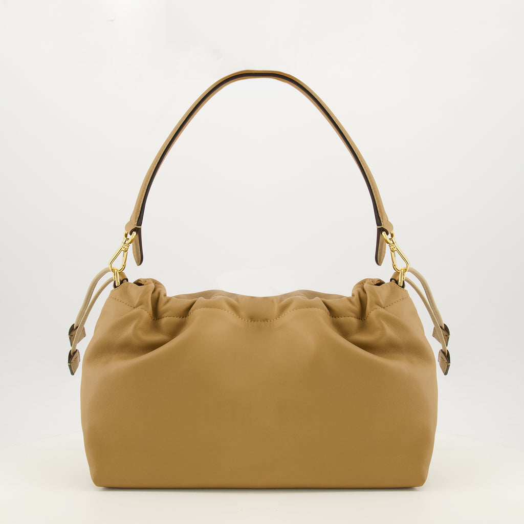Image de l'article Sac Mamma Baguette large marron de la marque Fendi pour Femme - Saison Printemps-Été 2026 - Vue de Dos