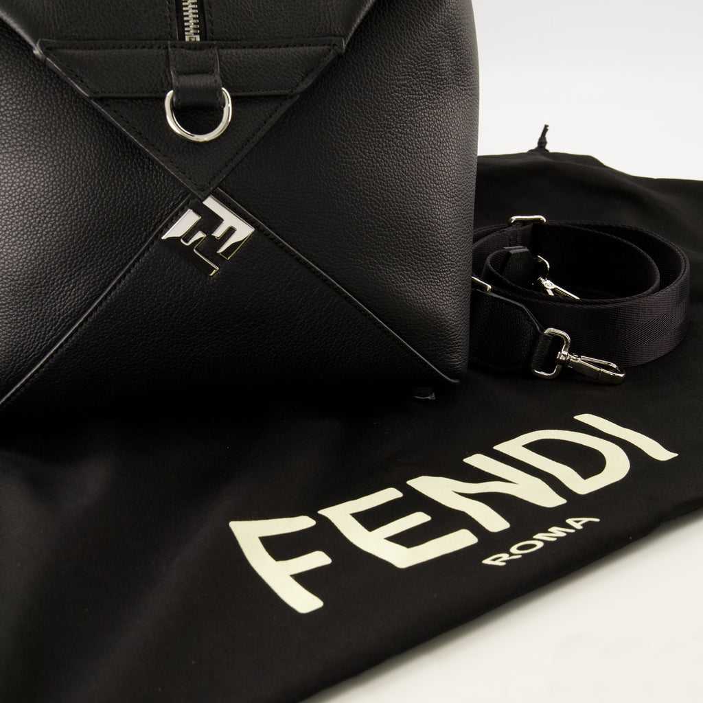 Sacs de sport et voyage Borsa da Viaggio Fendi Lui 55 in Pelle Nera Fendi Gris Femme