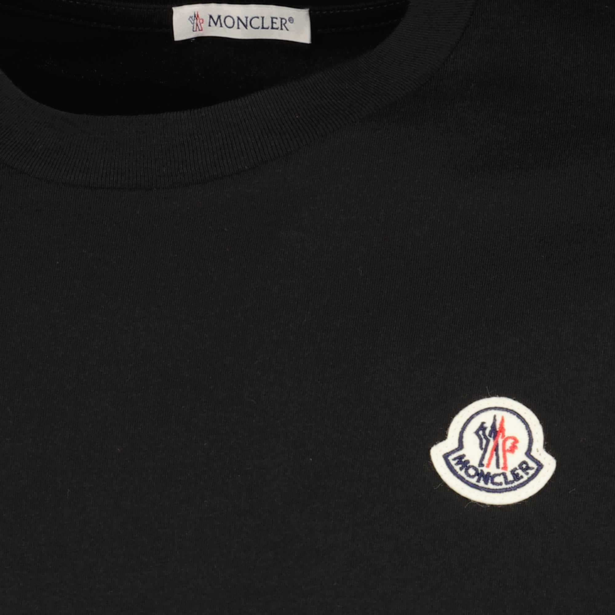 Immagine dell'articolo Lotto di tre t-shirt nere del marchio Moncler per Uomo - Stagione Primavera-Estate 2026 - Vista Dettagliata 1