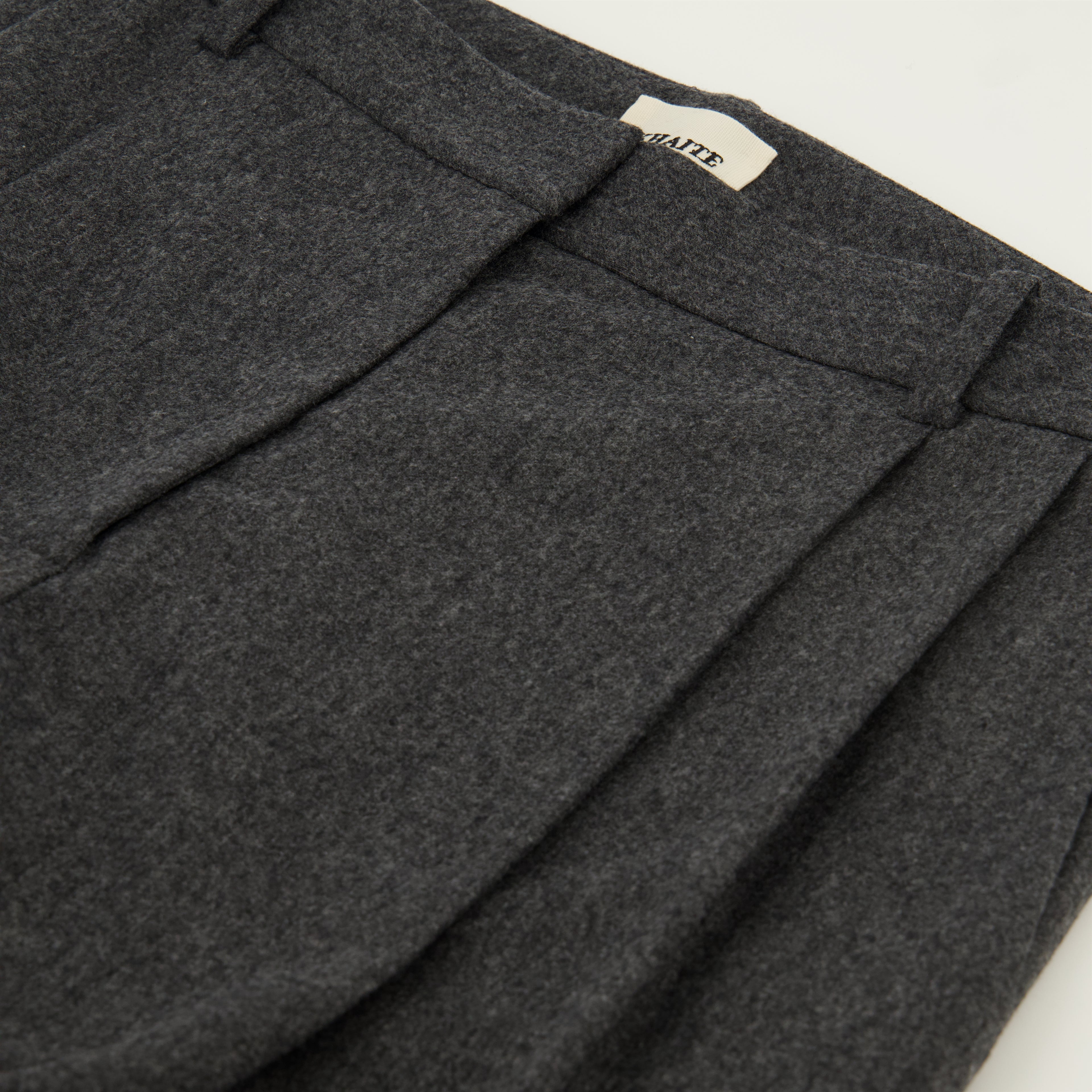 Image de l'article Pantalon August de la marque Khaite pour Femme - Saison Automne-Hiver 2025 - Vue détaillée_1