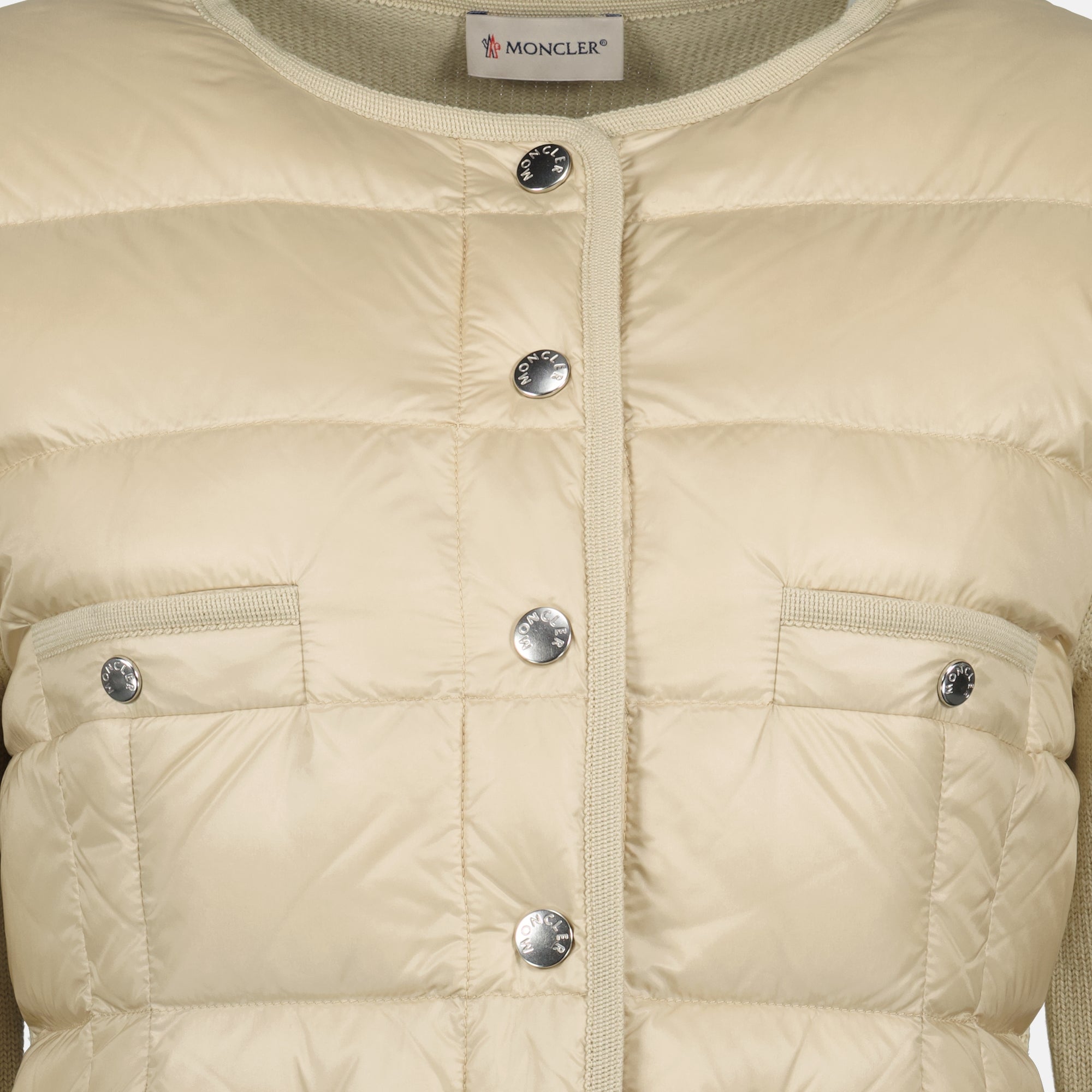 Image de l'article Cardigan matelassé de la marque Moncler pour Femme - Saison Automne-Hiver 2025 - Vue détaillée_3