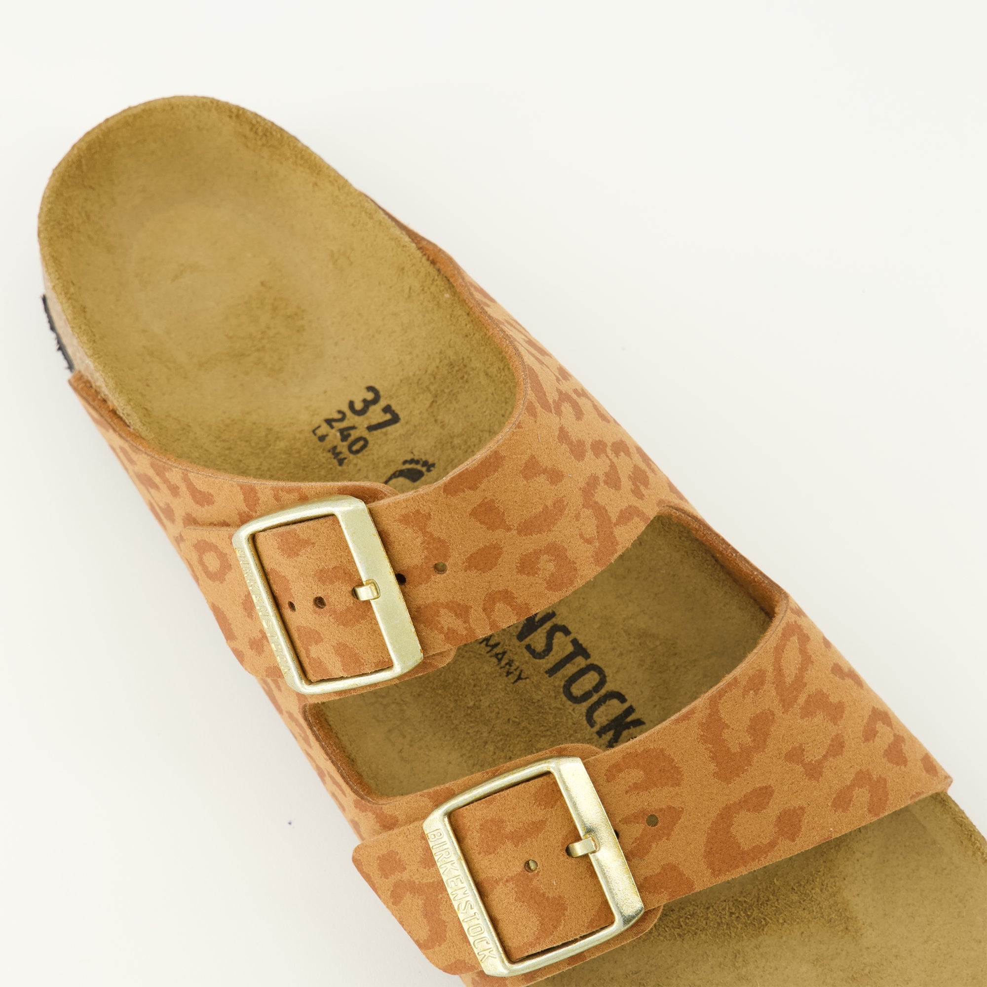Image de l'article Sandales Arizona motif léopard marron de la marque Birkenstock pour Femme - Saison Printemps-Été 2026 - Vue détaillée de haut